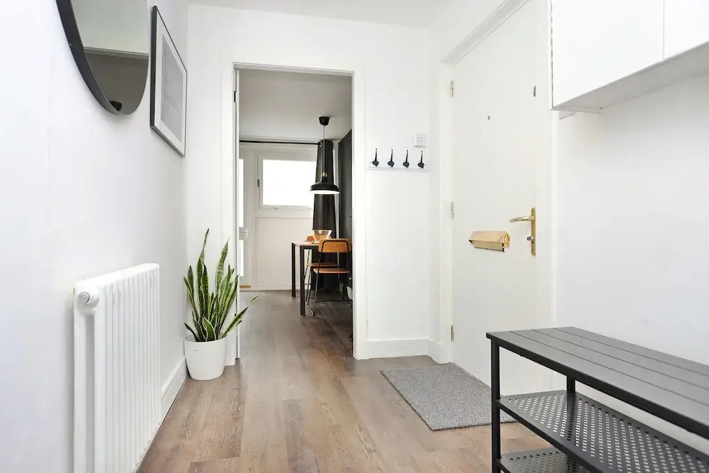 JOIVY Contemporary Royal Mile Apartment W/Balcony