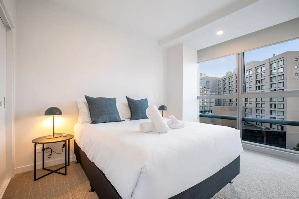 Modern Bright Central Apartment by Zodiak Stays