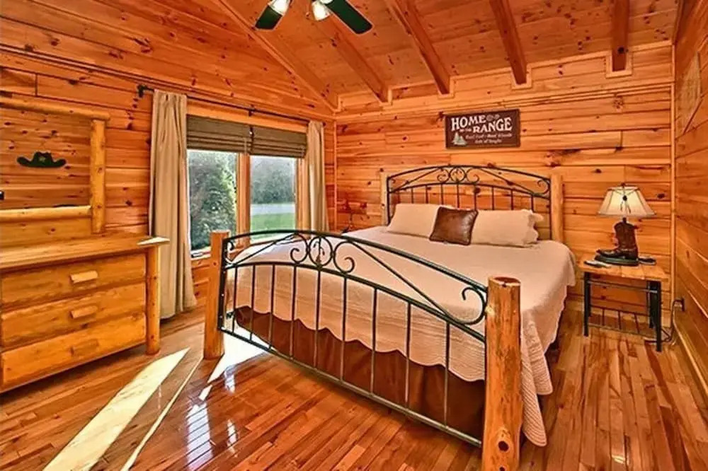 Hanky Panky 1 Bedroom Cabin