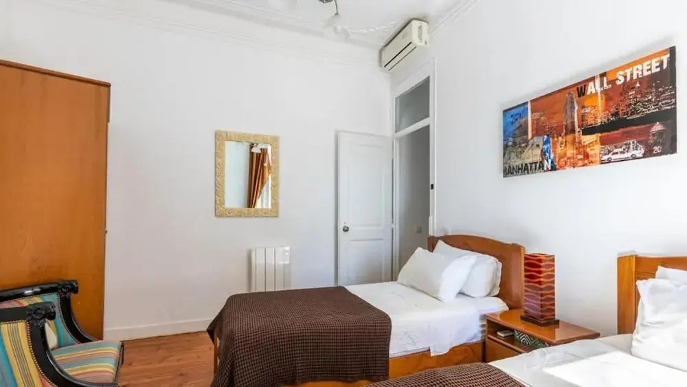 Modern 2-bed Apartment - Heart of Downtown Lisbon