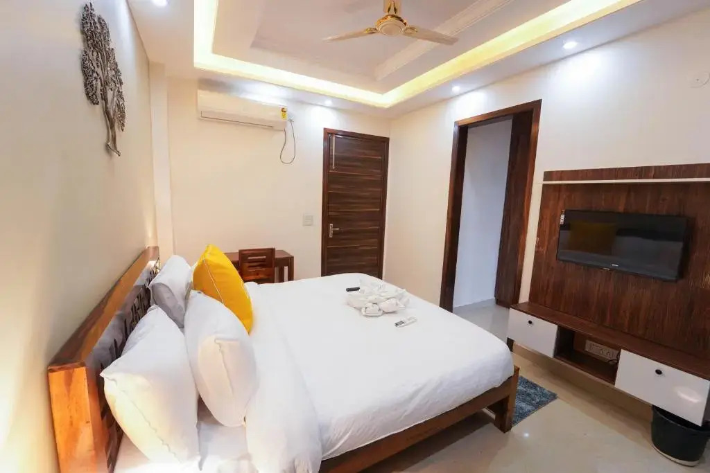 Lime Tree Two BHK Service Apartment Golf Course Road Gurgaon