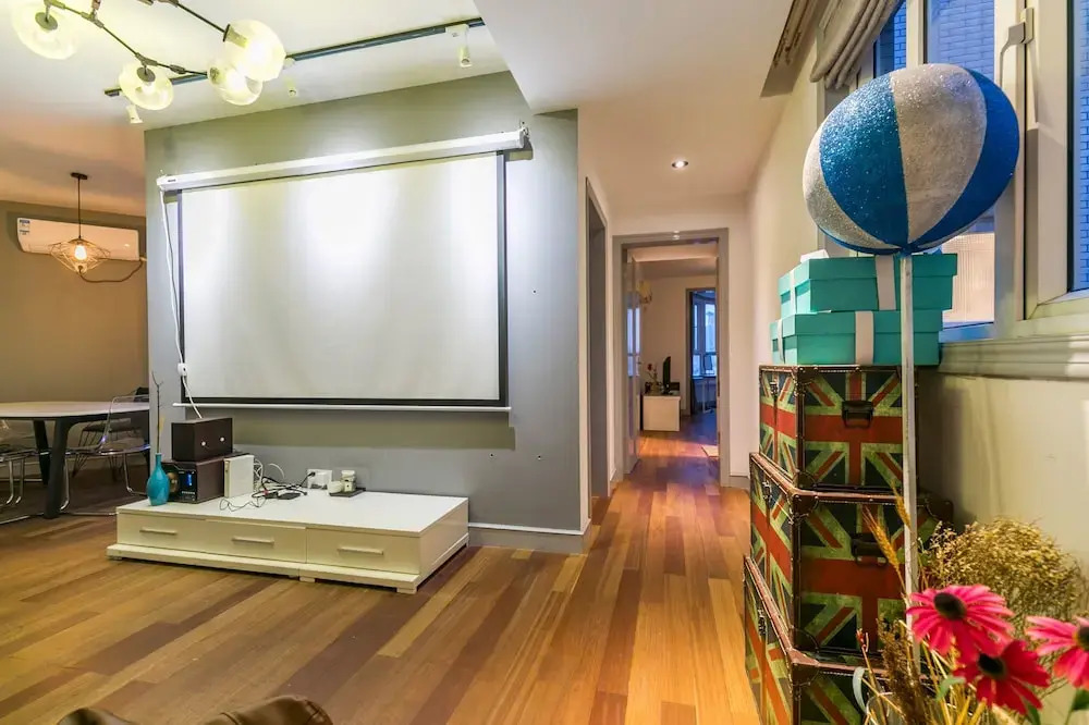 N2haus People Squre 4 bedrooms