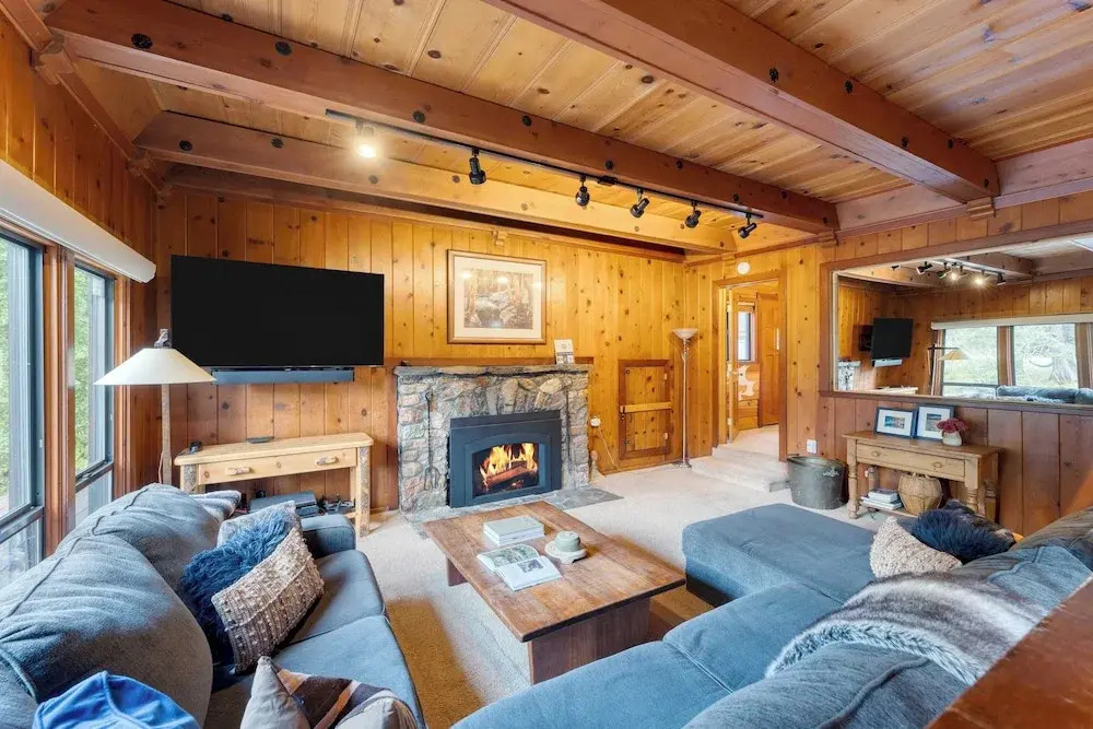 Riversong Lodge by Avantstay Sauna Hot Tub On The Truckee River