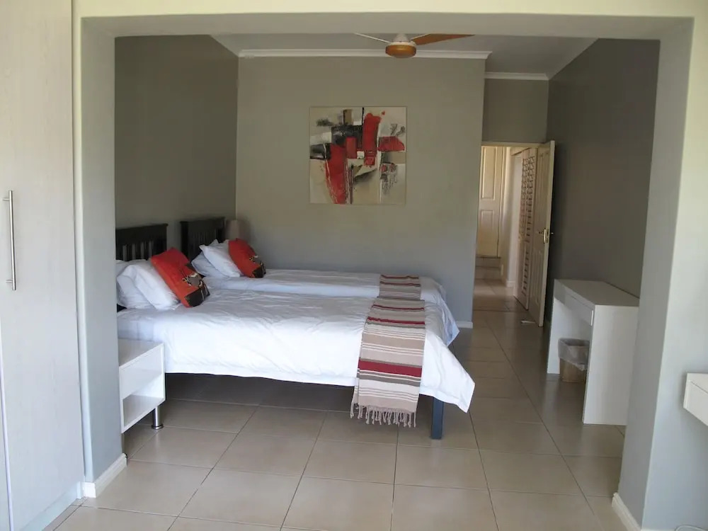 Stunning Cape Peninsula Holiday Villa With Pool