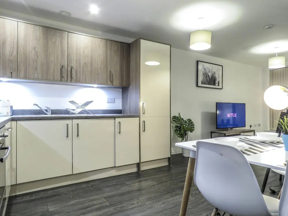 Tudors - JQ Apartments - Double & Twin