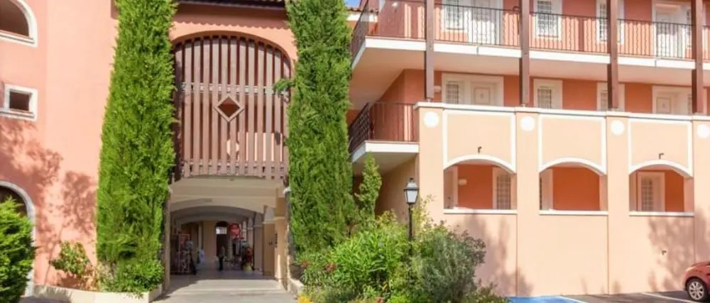 Apartment With one Bedroom in Agay, With Wonderful sea View, Pool Acce