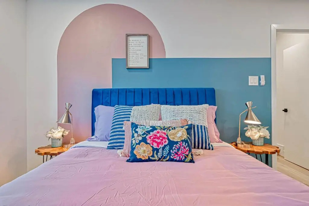 Barefoot in Spring Branch, Modern Chic Home With Private Pool, Gourmet Kitchen