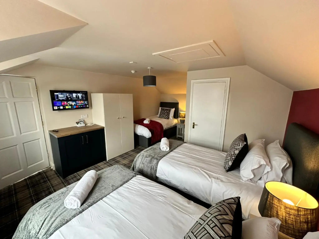 The Prince Albert Pub & Hotel with onsite FREE PARKING 2 minutes from Legoland