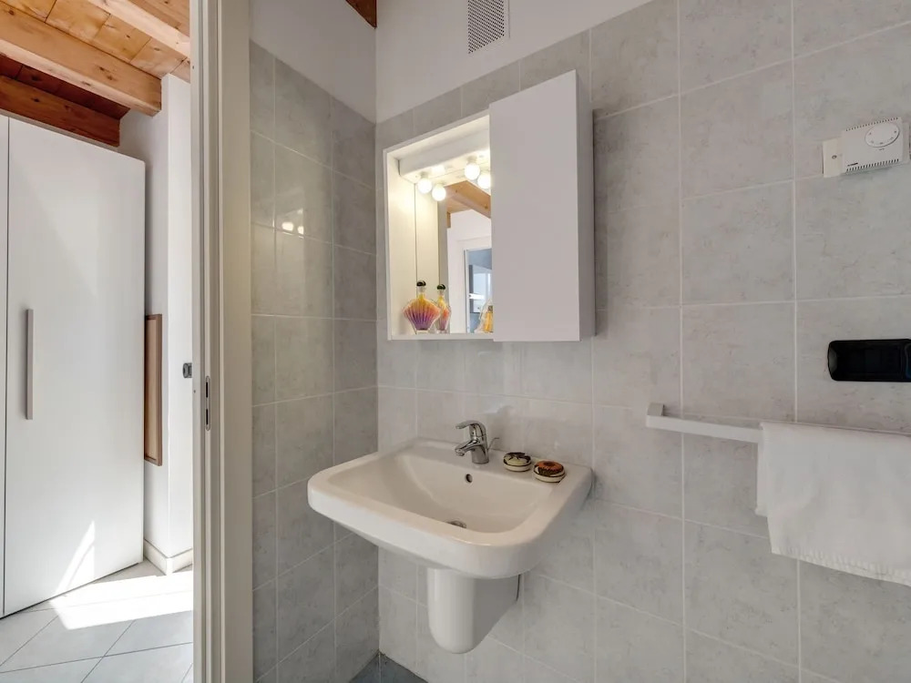 Lake-view Apartment in Silviano With Terrace and Garden