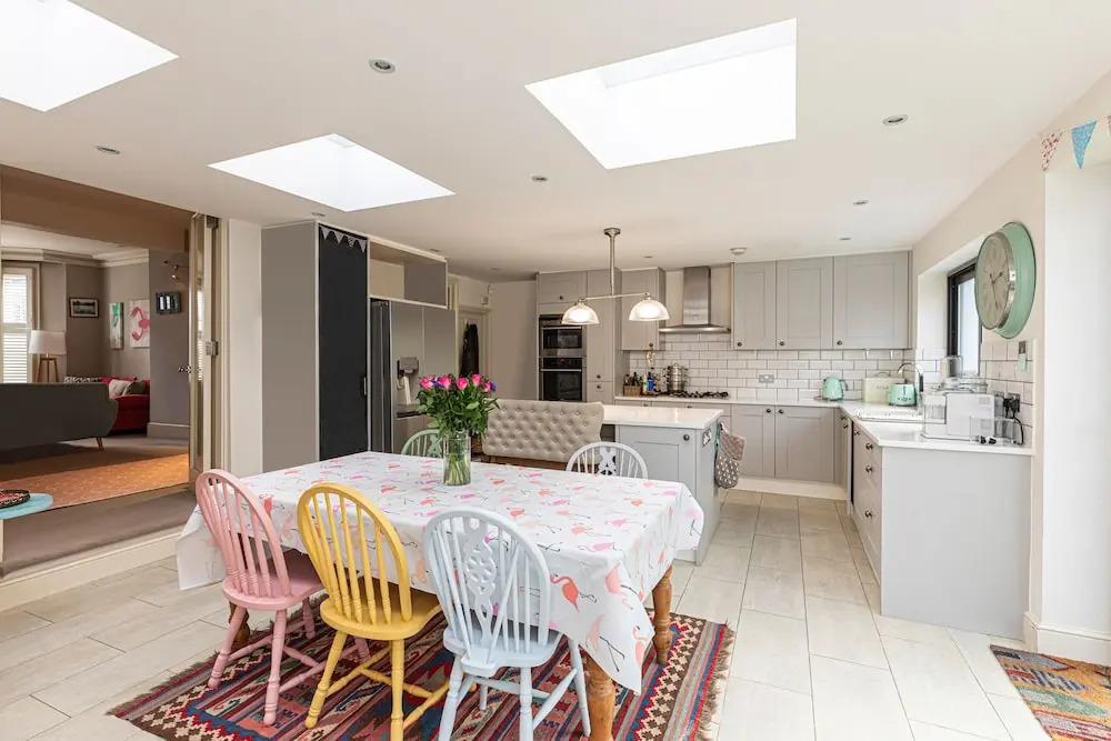 Family 2BR House w/ Nursery and Back Garden in Battersea