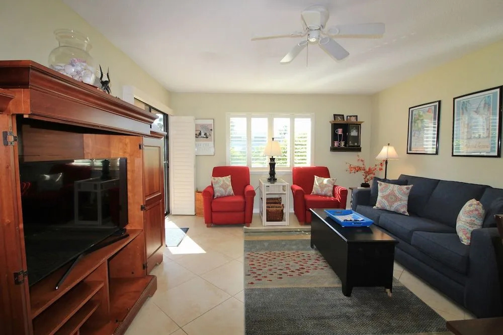 Chateau La Mer 16A 1 Bedroom 1 Bathroom Condo