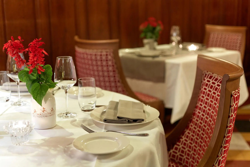 Relais des Trois Châteaux Hôtel-Restaurant - Teritoria