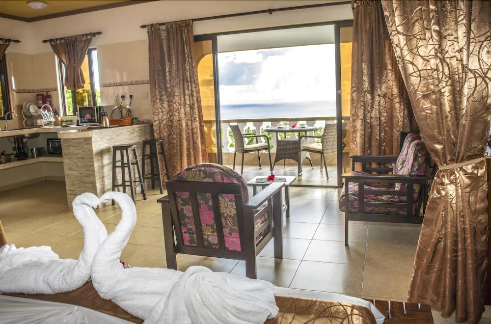 Les Elles Guesthouse Self Catering