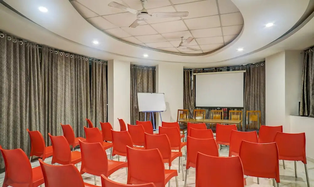 Treebo Hotel Shivas