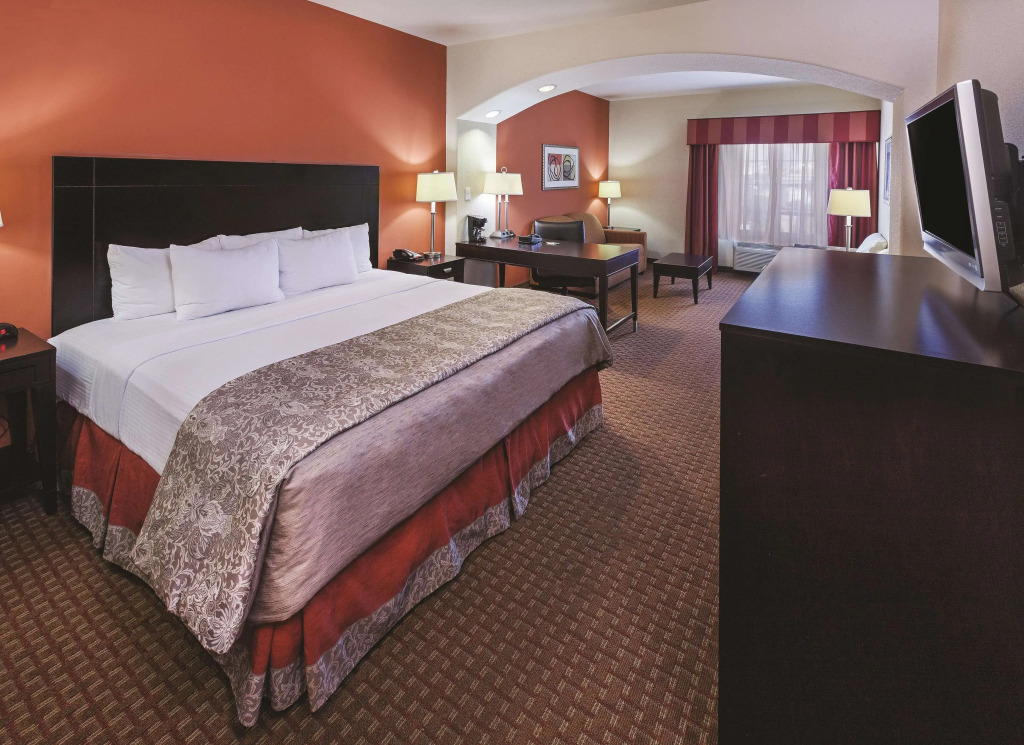 La Quinta Inn & Suites by Wyndham Port Arthur