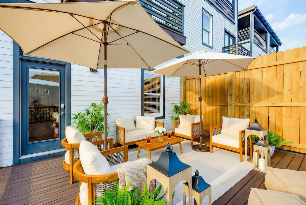 Private Pool Game Room Compound Minutes to Broadway