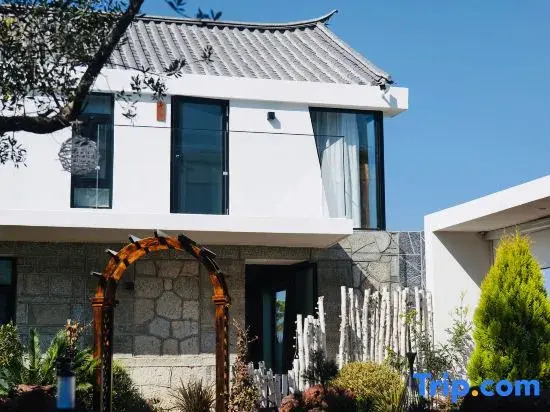 Yoyo Erting Sea-view Designer Guesthouse (Erhai Ecological Corridor Branch)