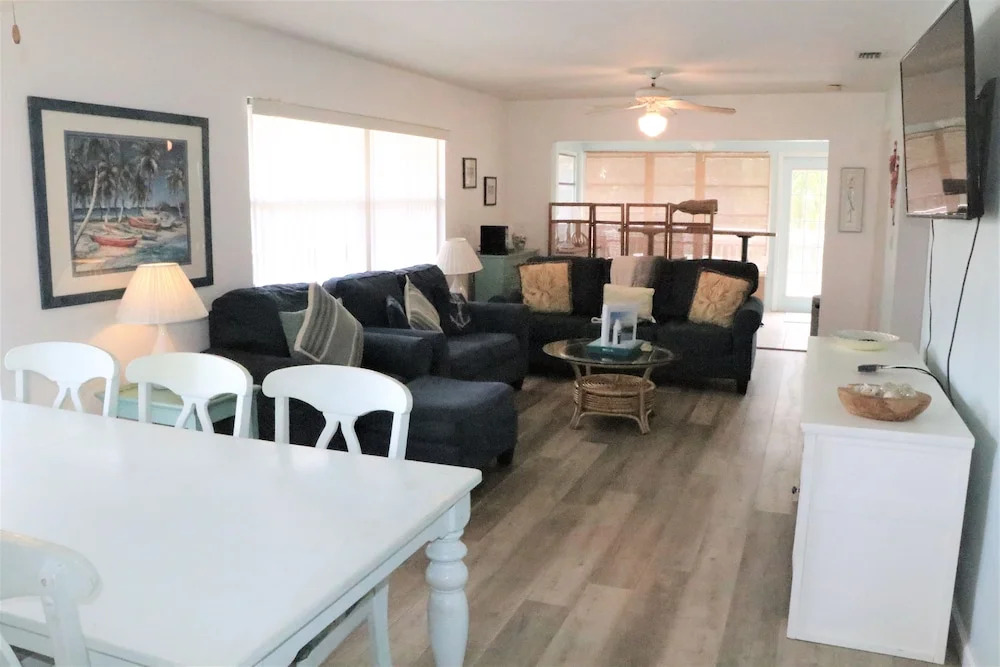 1012 Point of Rocks Road 3 Bedrooms 3 Bathrooms Duplex