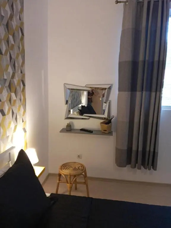 ART APARTMENT GERI 2 ,with a terrace,space for bikes,free parking&wi-fi