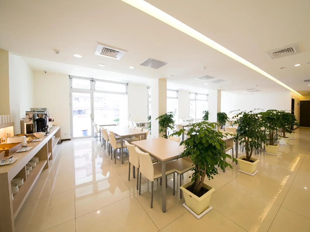 Sunseed International Villa Hotel