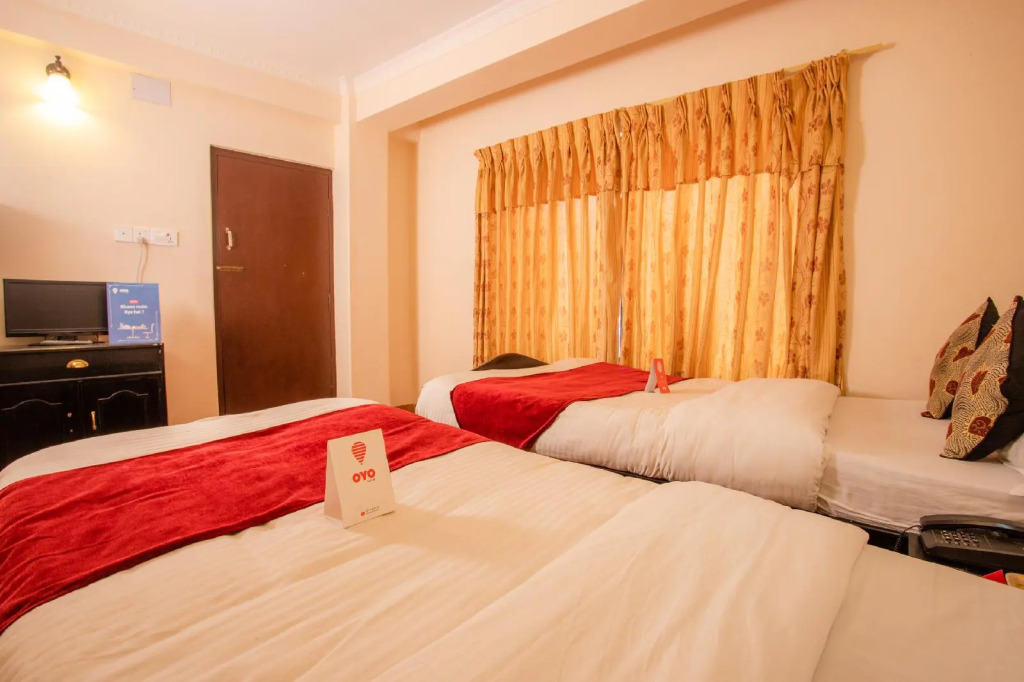 OYO 143 Hotel Stay Well