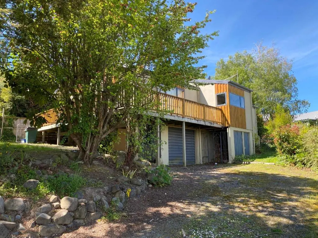 5 Alpine Avenue