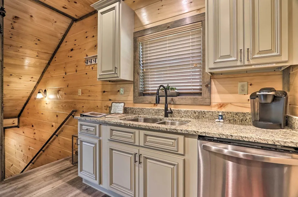 Hot Tub, Game Room, Decks: Cabin in Gatlinburg
