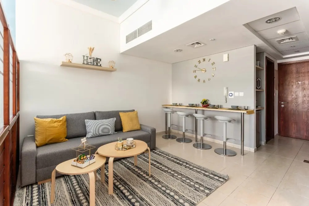 Family Studio Steps Away From the Metro