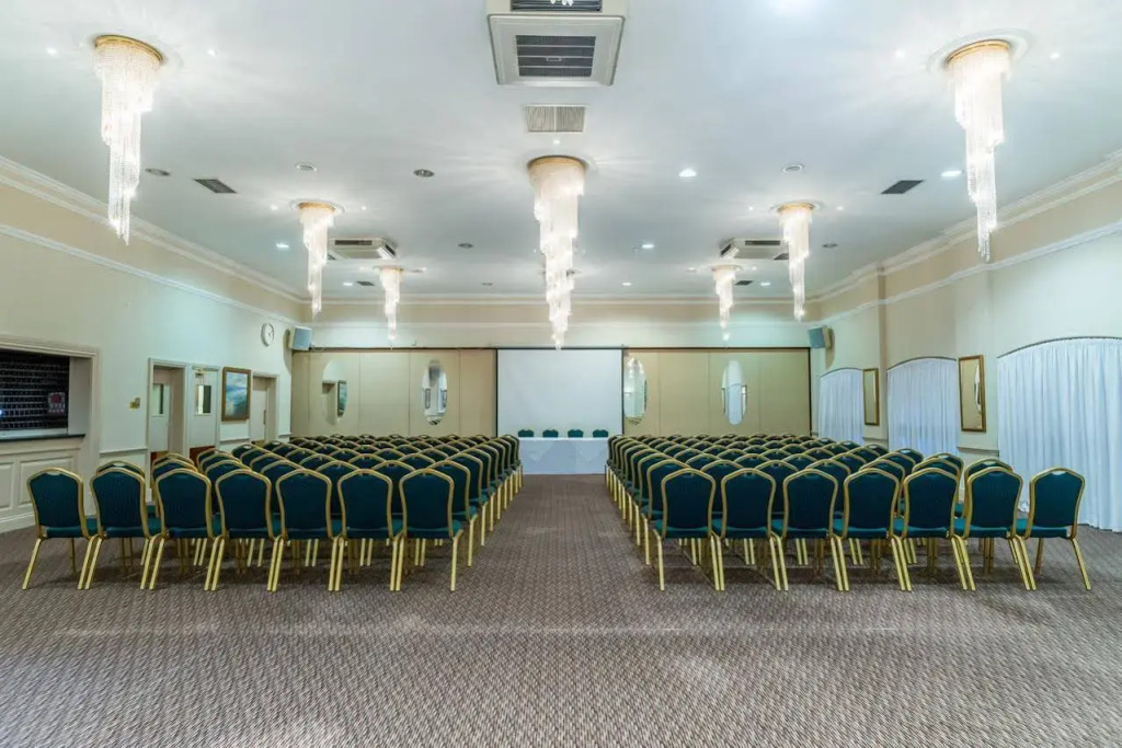 Parkway Hotel & Spa