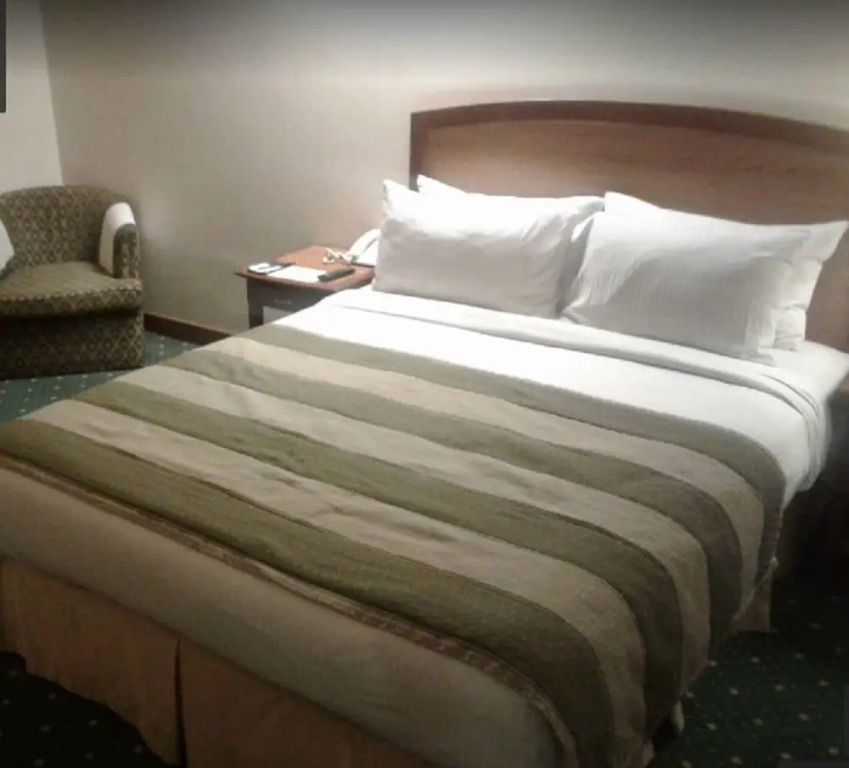 Embassy Inn Hotel Karachi