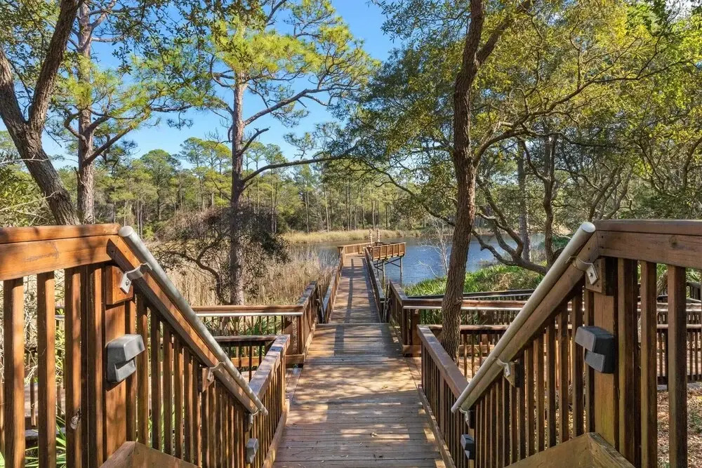 Salty Air & Blue Mountain Flair 3BR Condo w/ Pool, Balcony & Beach Access!
