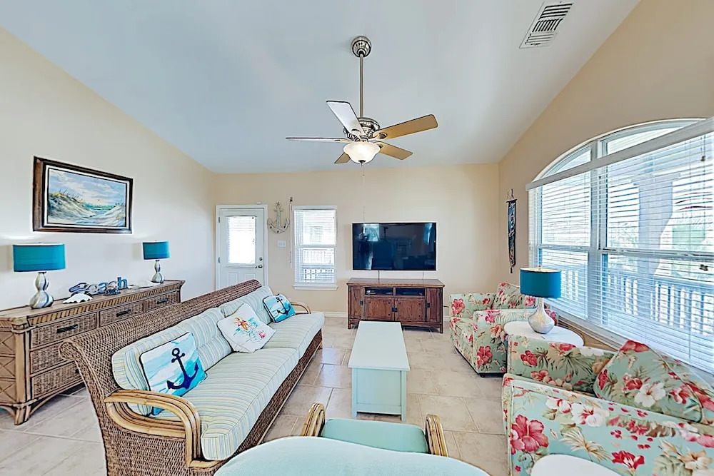 New Listing! Updated W/ Rooftop Deck 3 Bedroom Home