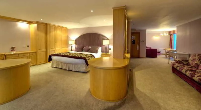Loughshore Hotel