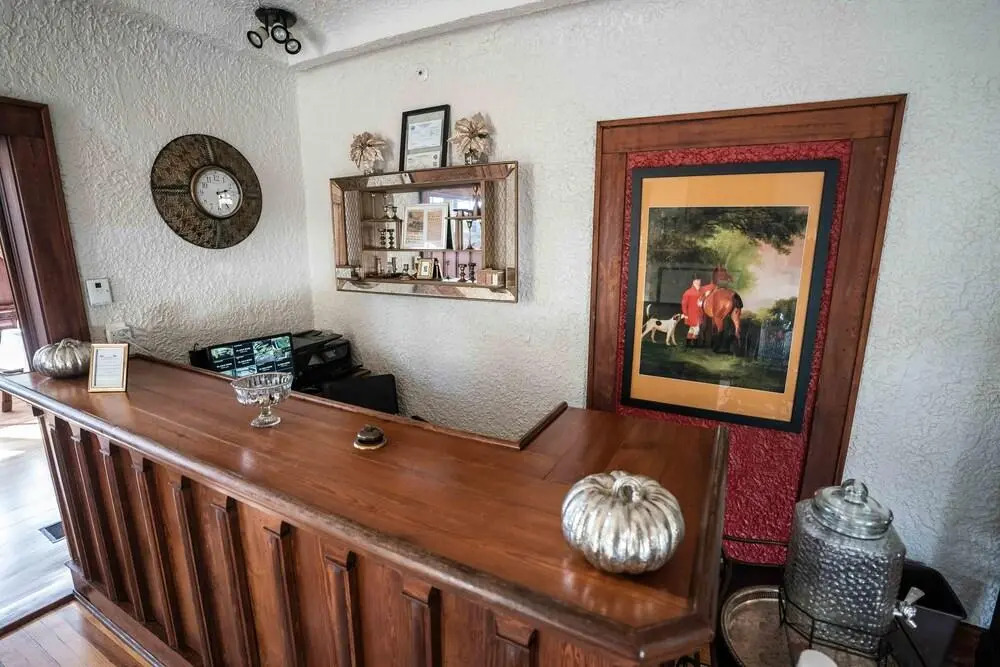 Live Oaks Inn