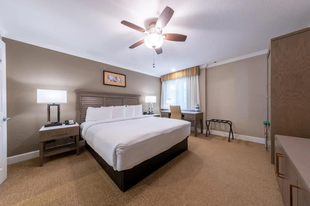 Carlsbad Inn Beach Resort
