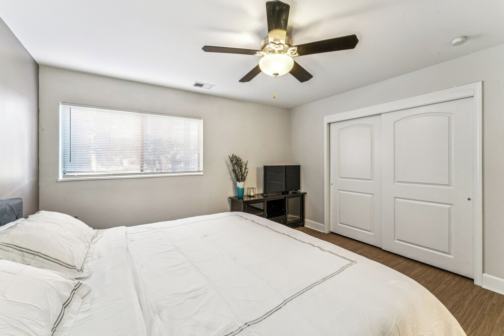 Walk to Main Street: Kansas City Vacation Rental