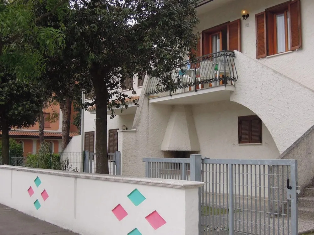 Villa with garden and bbq at 250m from the sea