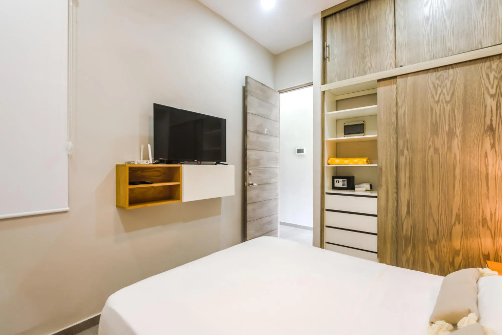 Fully-Equipped Apartment in the heart of Playa del Carmen, only 5 mins walking distance to 5th Av.
