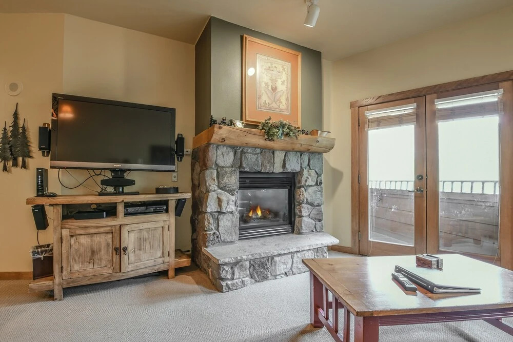 Arapahoe Lodge by Summit County Mountain Retreats