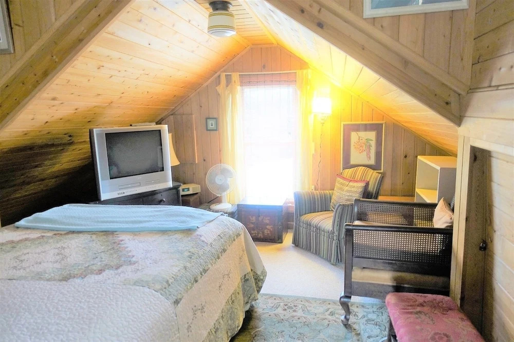 Mananaville 2 Bedrooms 2 Bathrooms Home