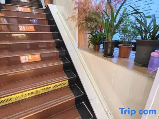 TongTai  Preferred  Hotel