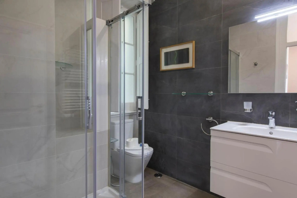 LovelyStay - Comfortable apartment with river views