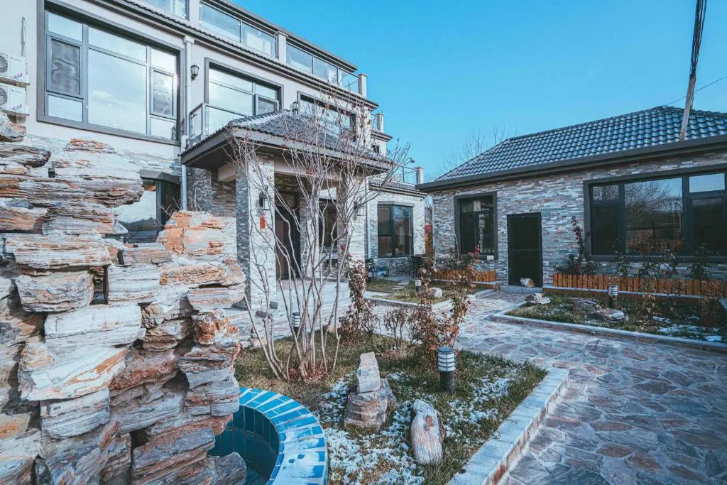 Hidden in the World (Winter Olympic Town) - Crabapple No.4 Courtyard