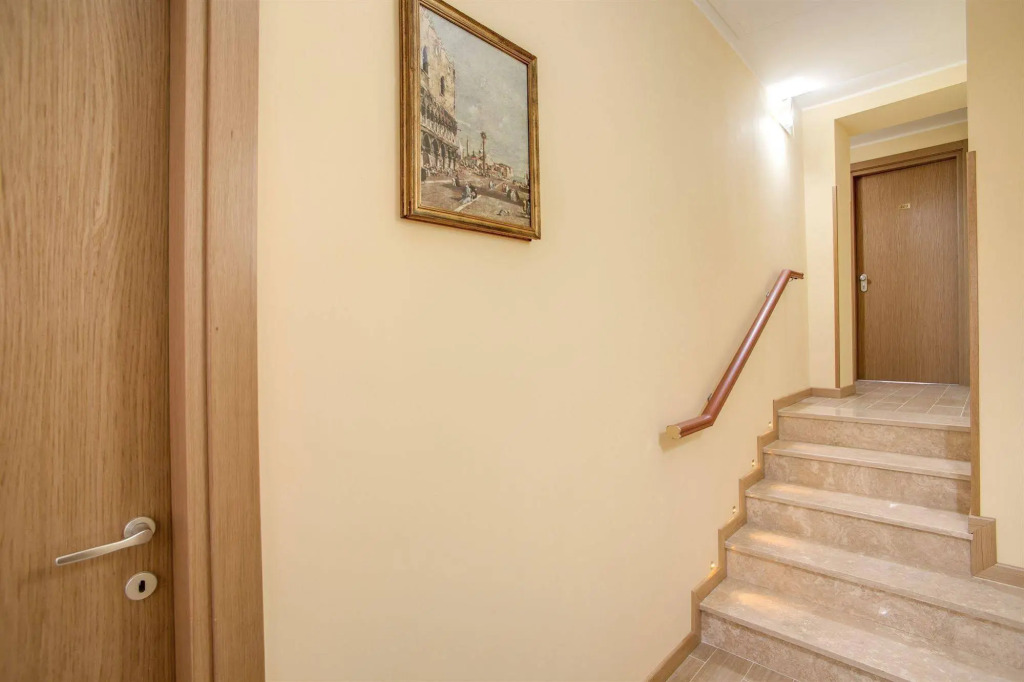 Top Floor Navona Guest House