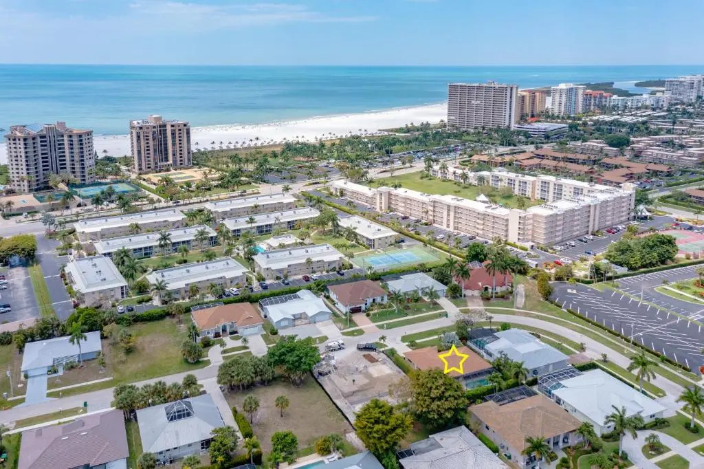 Short Walk to Maple Beach Access I 3/2 w/ Heated Pool