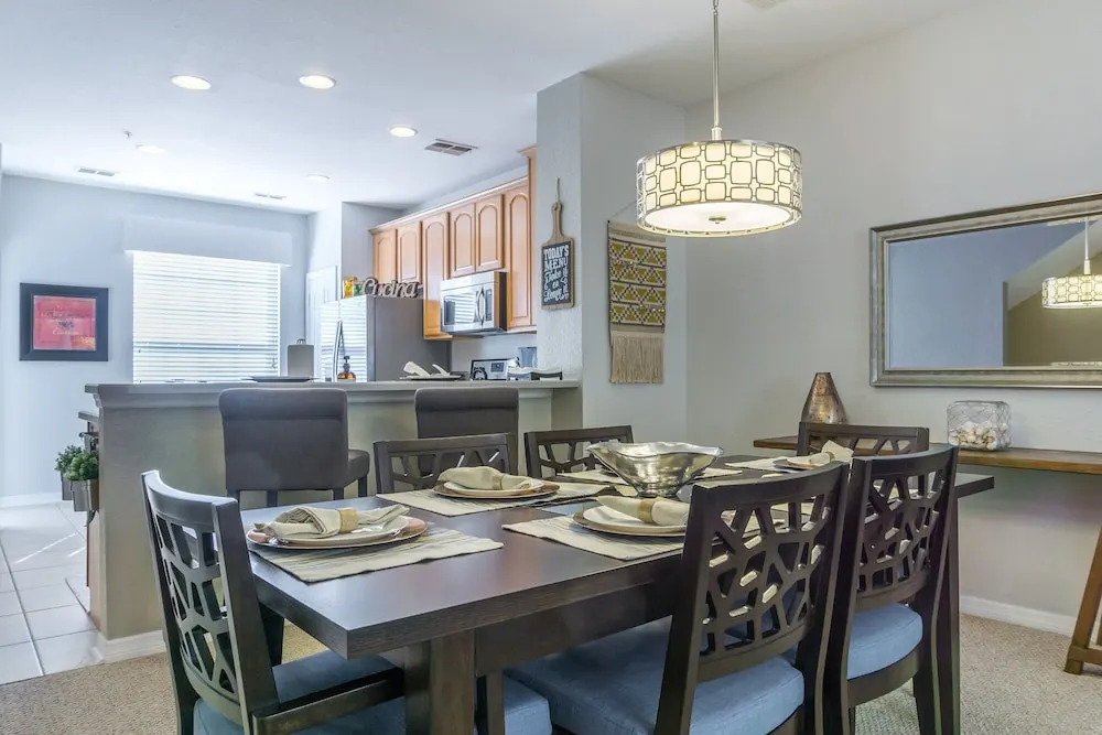 Casa Nova Deluxe Townhome 3 Bedroom Townhouse by RedAwning