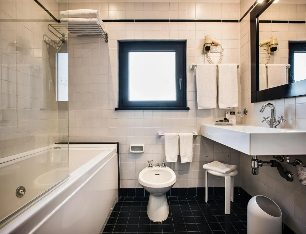 Sardegna Hotel - Suites & Restaurant