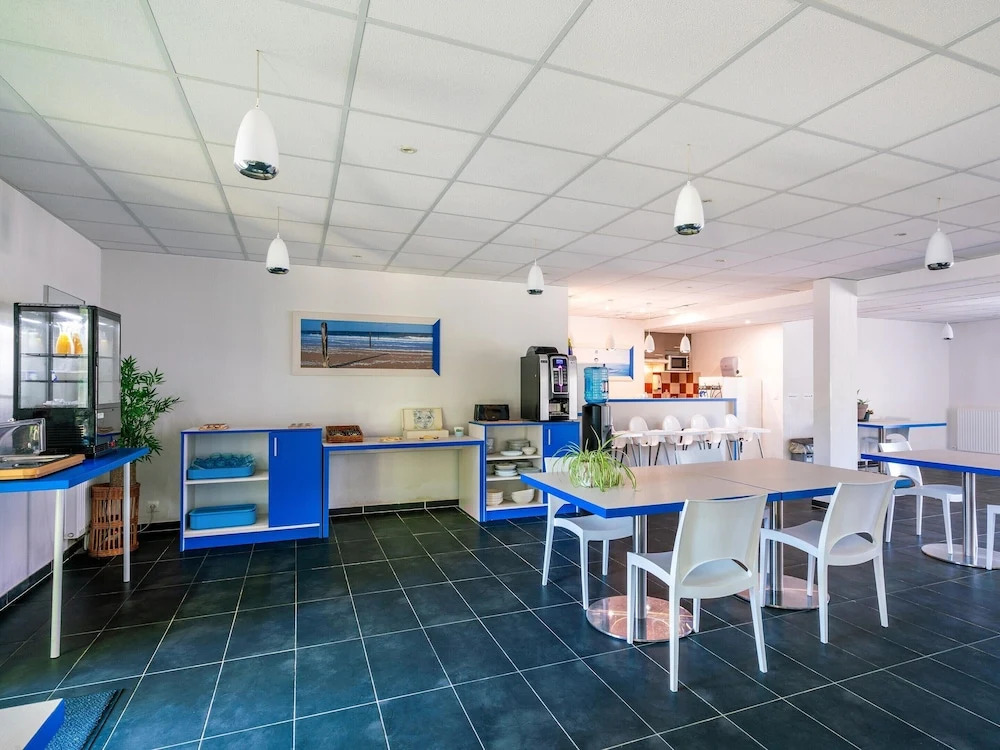 Spacious House for 6 in Parentis