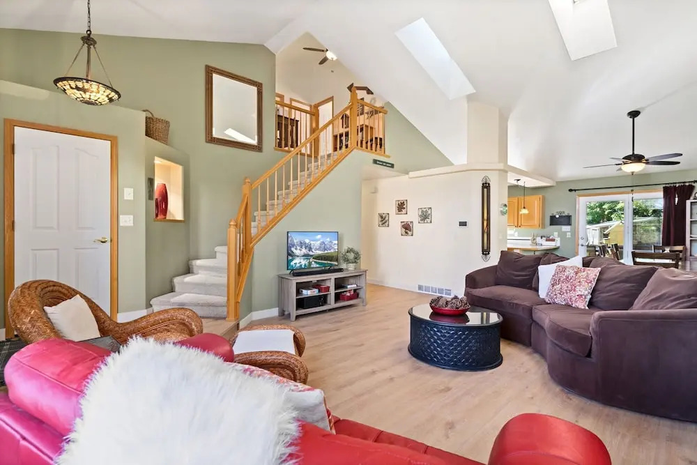Parkside Gardens | Shady Private Yard W/ Hot Tub!