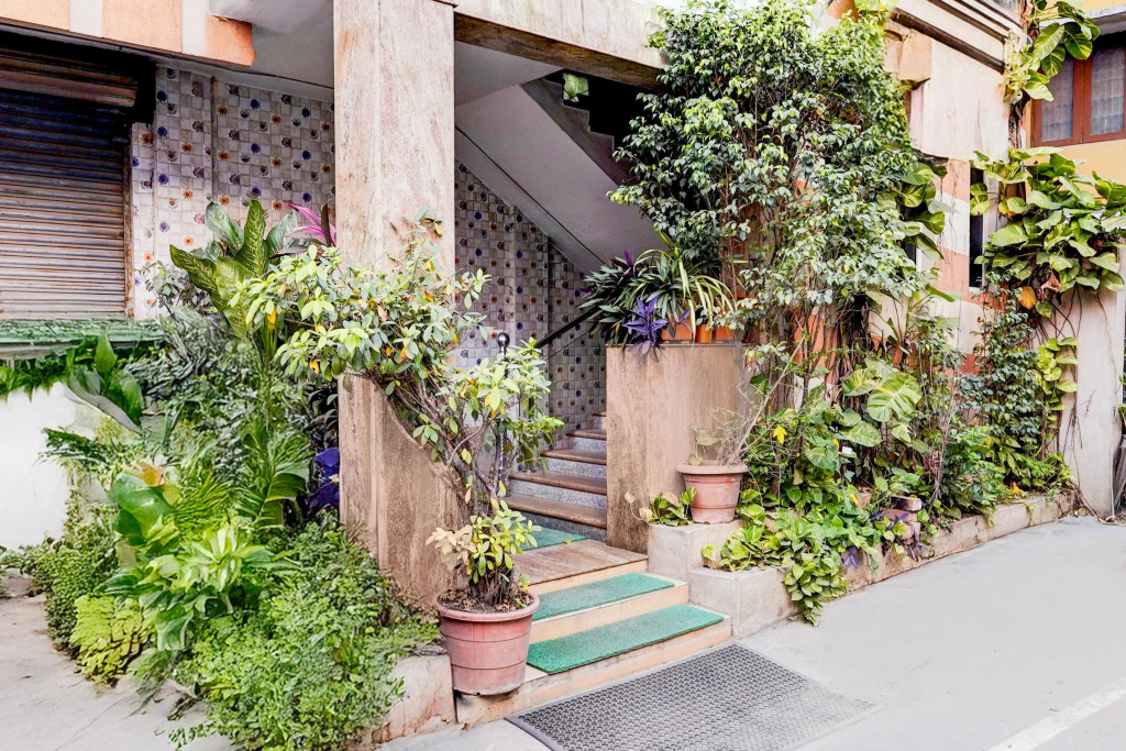 Jeyas Residency
